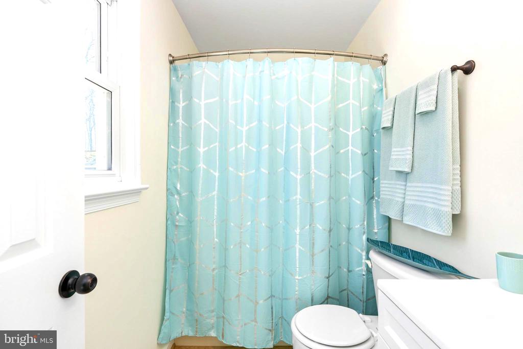 5527 SMITH STATION RD, FREDERICKSBURG, Virginia 22407, 2 Bedrooms Bedrooms, ,2 BathroomsBathrooms,Residential,5527 SMITH STATION RD,VASP2039944 MLS # VASP2039944