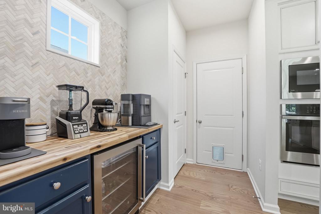 11312 OAKVILLE LN, SPOTSYLVANIA, Virginia 22551, 4 Bedrooms Bedrooms, ,3 BathroomsBathrooms,Residential,11312 OAKVILLE LN,VASP2042520 MLS # VASP2042520