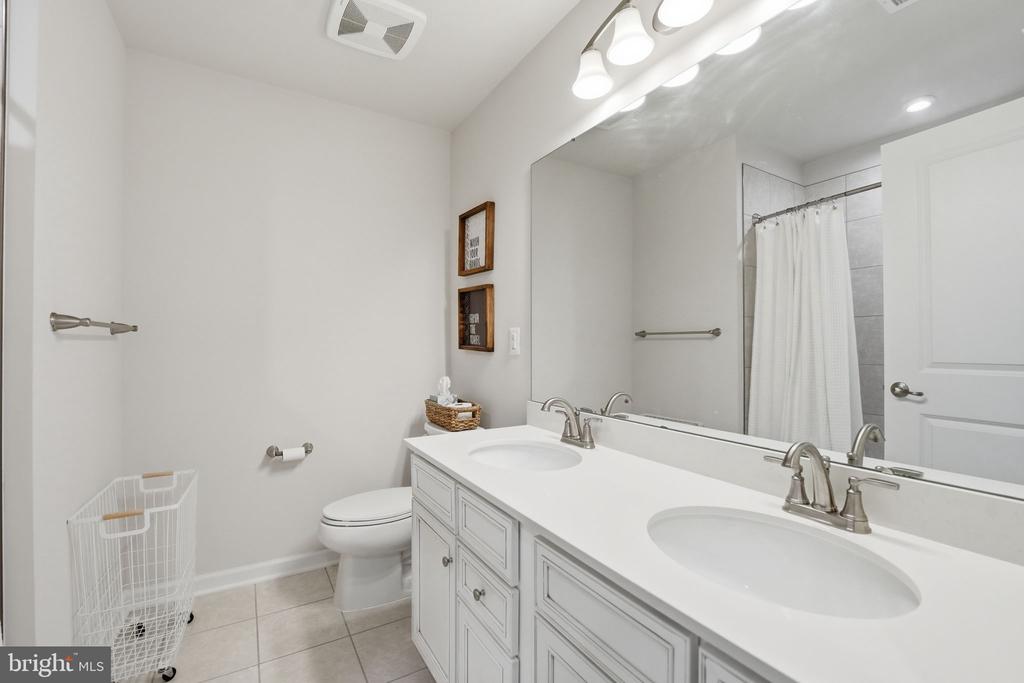 11312 OAKVILLE LN, SPOTSYLVANIA, Virginia 22551, 4 Bedrooms Bedrooms, ,3 BathroomsBathrooms,Residential,11312 OAKVILLE LN,VASP2042520 MLS # VASP2042520