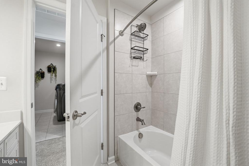 11312 OAKVILLE LN, SPOTSYLVANIA, Virginia 22551, 4 Bedrooms Bedrooms, ,3 BathroomsBathrooms,Residential,11312 OAKVILLE LN,VASP2042520 MLS # VASP2042520