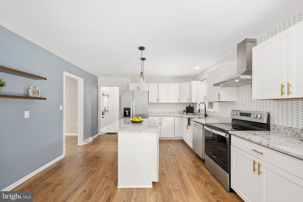 18493 COLONIAL DR, CULPEPER, Virginia 22701, 3 Bedrooms Bedrooms, ,3 BathroomsBathrooms,Residential,CARLTON HILLS,18493 COLONIAL DR,VACU2013916 MLS # VACU2013916