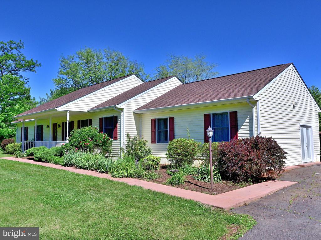 9597 ROUTTS HILL RD, WARRENTON, Virginia 20186, 3 Bedrooms Bedrooms, ,2 BathroomsBathrooms,Residential,9597 ROUTTS HILL RD,VAFQ2022366 MLS # VAFQ2022366