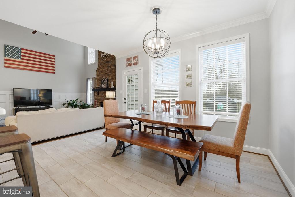 12140 BRENT TOWN RD, MIDLAND, Virginia 22728, 4 Bedrooms Bedrooms, ,4 BathroomsBathrooms,Residential,12140 BRENT TOWN RD,VAFQ2022388 MLS # VAFQ2022388