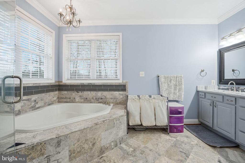 12140 BRENT TOWN RD, MIDLAND, Virginia 22728, 4 Bedrooms Bedrooms, ,4 BathroomsBathrooms,Residential,12140 BRENT TOWN RD,VAFQ2022388 MLS # VAFQ2022388