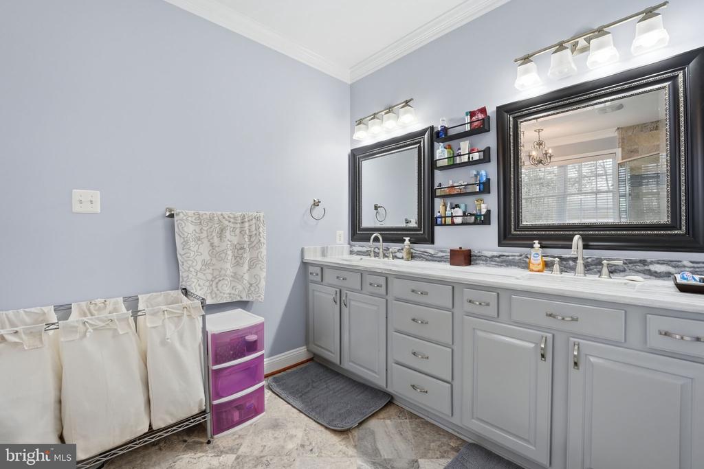 12140 BRENT TOWN RD, MIDLAND, Virginia 22728, 4 Bedrooms Bedrooms, ,4 BathroomsBathrooms,Residential,12140 BRENT TOWN RD,VAFQ2022388 MLS # VAFQ2022388