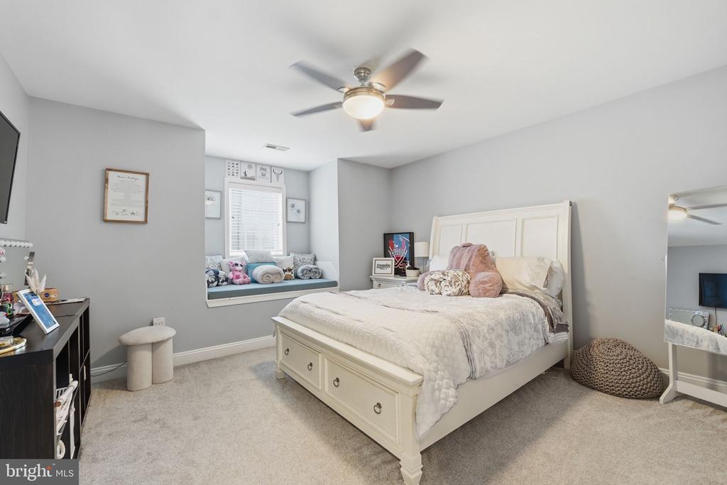 12140 BRENT TOWN RD, MIDLAND, Virginia 22728, 4 Bedrooms Bedrooms, ,4 BathroomsBathrooms,Residential,12140 BRENT TOWN RD,VAFQ2022388 MLS # VAFQ2022388