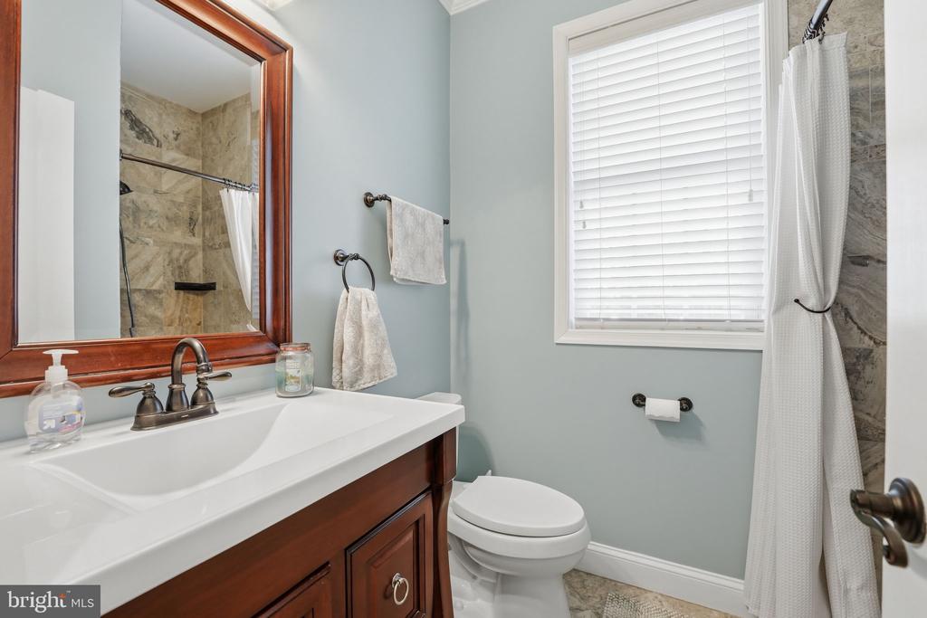 12140 BRENT TOWN RD, MIDLAND, Virginia 22728, 4 Bedrooms Bedrooms, ,4 BathroomsBathrooms,Residential,12140 BRENT TOWN RD,VAFQ2022388 MLS # VAFQ2022388