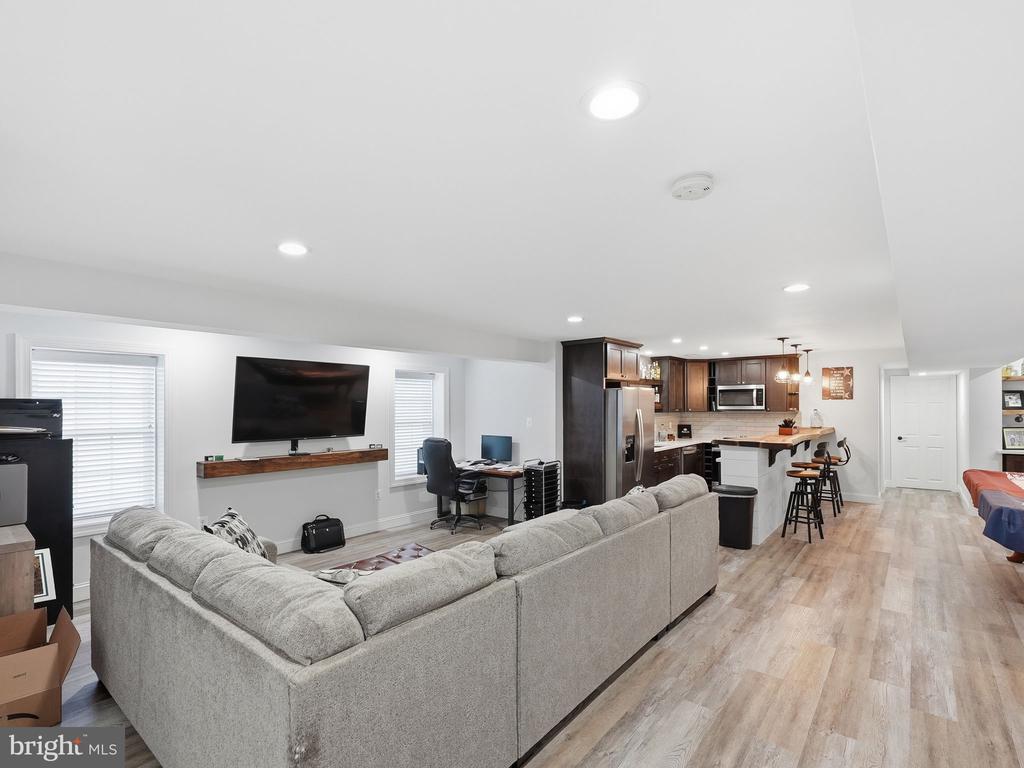 12140 BRENT TOWN RD, MIDLAND, Virginia 22728, 4 Bedrooms Bedrooms, ,4 BathroomsBathrooms,Residential,12140 BRENT TOWN RD,VAFQ2022388 MLS # VAFQ2022388