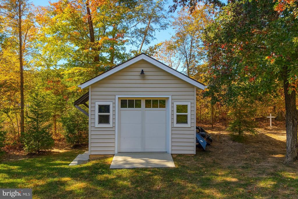 12140 BRENT TOWN RD, MIDLAND, Virginia 22728, 4 Bedrooms Bedrooms, ,4 BathroomsBathrooms,Residential,12140 BRENT TOWN RD,VAFQ2022388 MLS # VAFQ2022388