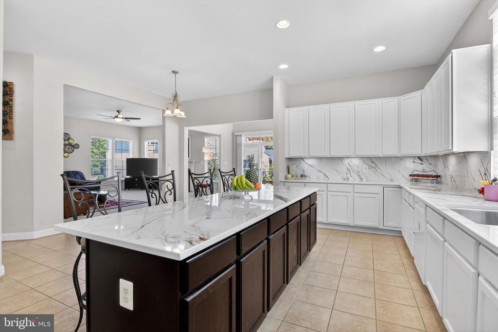 7153 COMRIE CT, WARRENTON, Virginia 20187, 5 Bedrooms Bedrooms, ,4 BathroomsBathrooms,Residential,7153 COMRIE CT,VAFQ2022390 MLS # VAFQ2022390