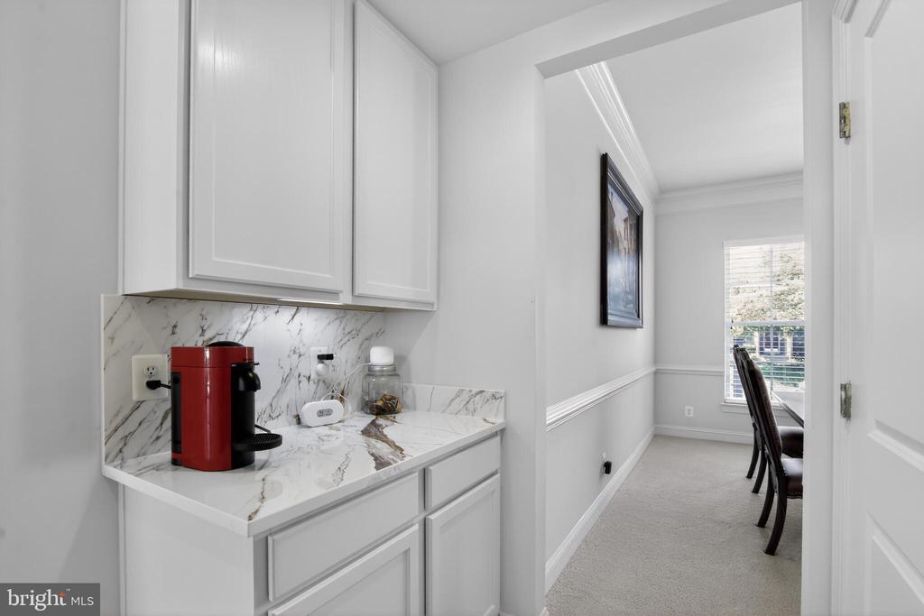 7153 COMRIE CT, WARRENTON, Virginia 20187, 5 Bedrooms Bedrooms, ,4 BathroomsBathrooms,Residential,7153 COMRIE CT,VAFQ2022390 MLS # VAFQ2022390