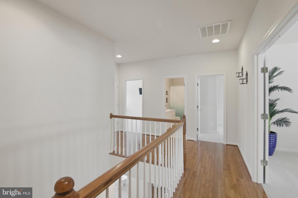 7153 COMRIE CT, WARRENTON, Virginia 20187, 5 Bedrooms Bedrooms, ,4 BathroomsBathrooms,Residential,7153 COMRIE CT,VAFQ2022390 MLS # VAFQ2022390