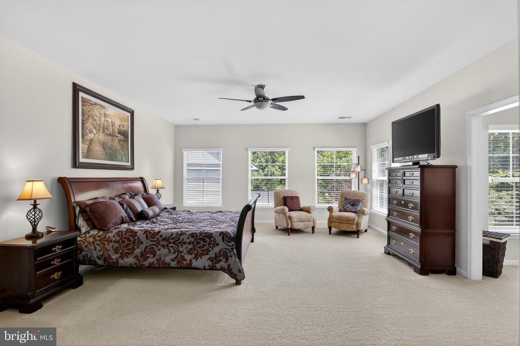 7153 COMRIE CT, WARRENTON, Virginia 20187, 5 Bedrooms Bedrooms, ,4 BathroomsBathrooms,Residential,7153 COMRIE CT,VAFQ2022390 MLS # VAFQ2022390