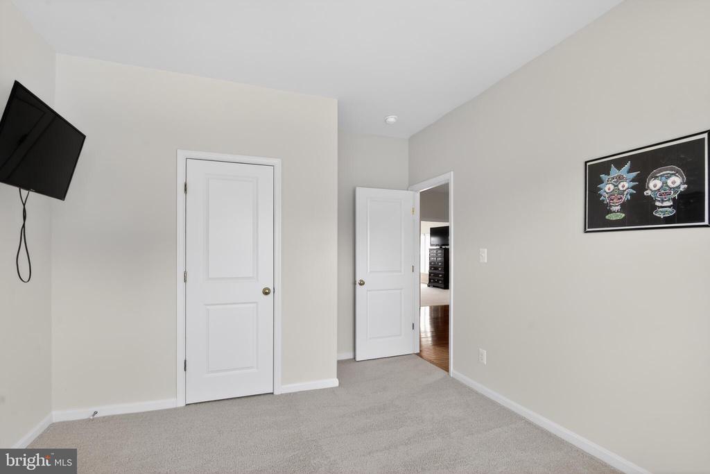 7153 COMRIE CT, WARRENTON, Virginia 20187, 5 Bedrooms Bedrooms, ,4 BathroomsBathrooms,Residential,7153 COMRIE CT,VAFQ2022390 MLS # VAFQ2022390