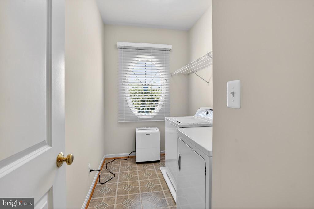 7153 COMRIE CT, WARRENTON, Virginia 20187, 5 Bedrooms Bedrooms, ,4 BathroomsBathrooms,Residential,7153 COMRIE CT,VAFQ2022390 MLS # VAFQ2022390