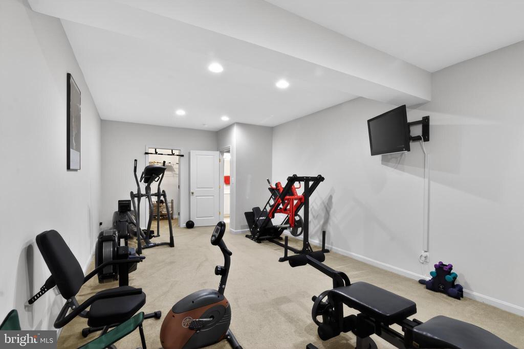 7153 COMRIE CT, WARRENTON, Virginia 20187, 5 Bedrooms Bedrooms, ,4 BathroomsBathrooms,Residential,7153 COMRIE CT,VAFQ2022390 MLS # VAFQ2022390