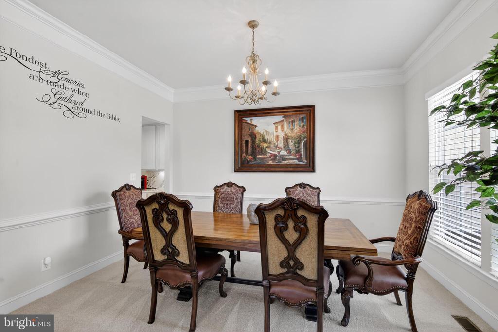 7153 COMRIE CT, WARRENTON, Virginia 20187, 5 Bedrooms Bedrooms, ,4 BathroomsBathrooms,Residential,7153 COMRIE CT,VAFQ2022390 MLS # VAFQ2022390