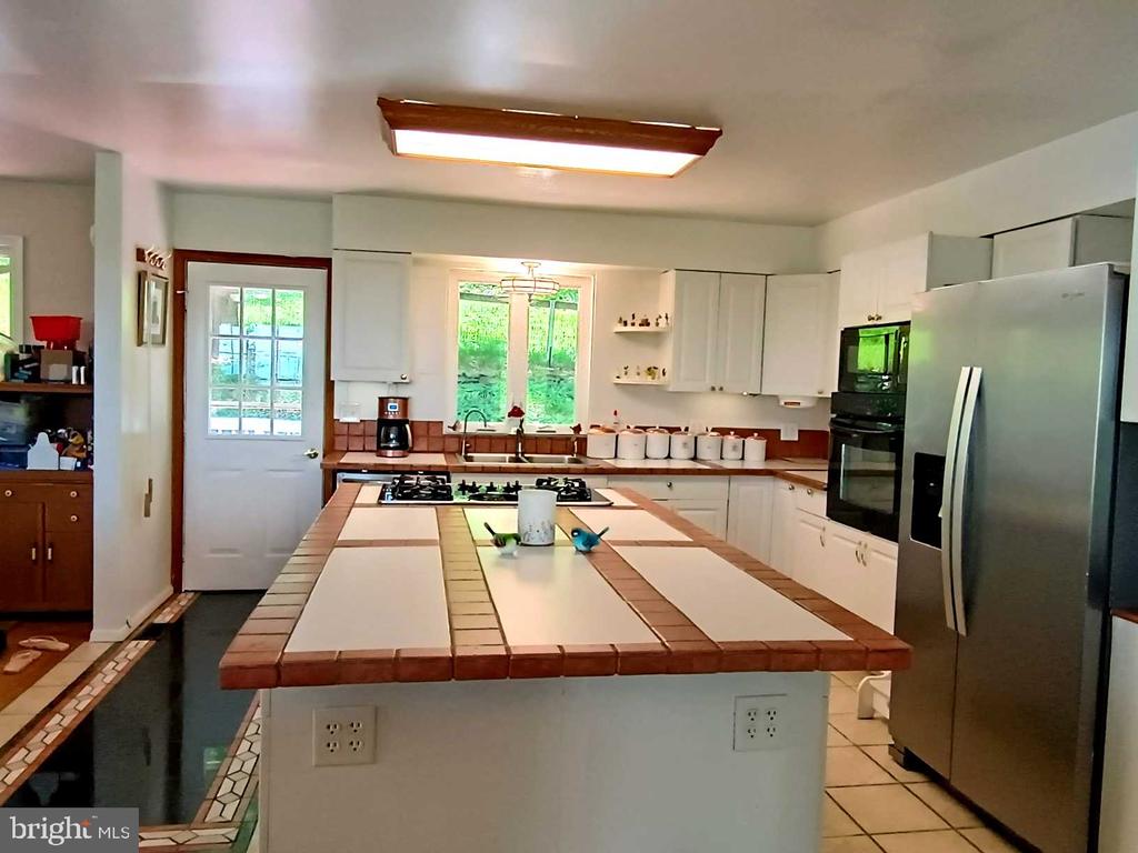 147 BLUE RIDGE AVE, CHESTER GAP, Virginia 22623, 4 Bedrooms Bedrooms, ,3 BathroomsBathrooms,Residential,147 BLUE RIDGE AVE,VARP2002674 MLS # VARP2002674