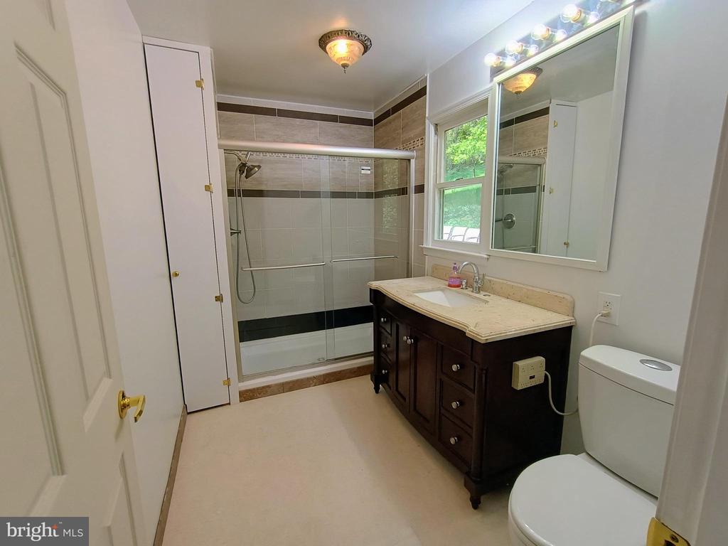 147 BLUE RIDGE AVE, CHESTER GAP, Virginia 22623, 4 Bedrooms Bedrooms, ,3 BathroomsBathrooms,Residential,147 BLUE RIDGE AVE,VARP2002674 MLS # VARP2002674