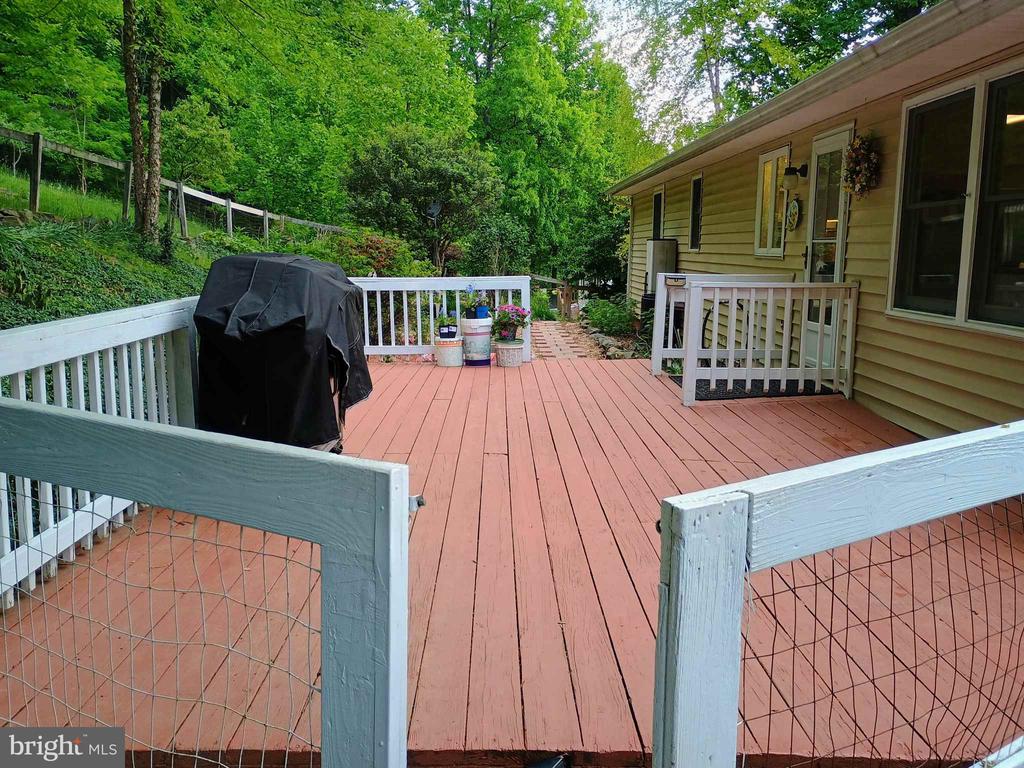 147 BLUE RIDGE AVE, CHESTER GAP, Virginia 22623, 4 Bedrooms Bedrooms, ,3 BathroomsBathrooms,Residential,147 BLUE RIDGE AVE,VARP2002674 MLS # VARP2002674