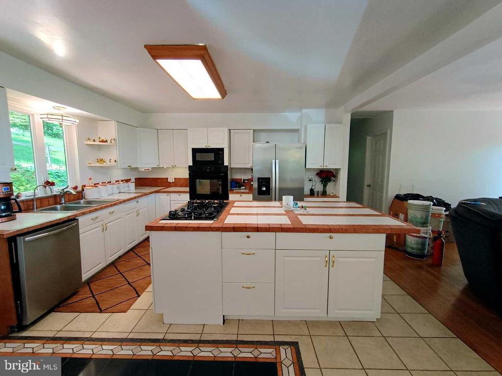 147 BLUE RIDGE AVE, CHESTER GAP, Virginia 22623, 4 Bedrooms Bedrooms, ,3 BathroomsBathrooms,Residential,147 BLUE RIDGE AVE,VARP2002674 MLS # VARP2002674