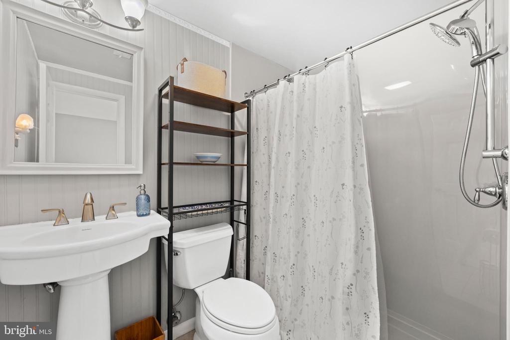 19306 FRAZIER RD, CULPEPER, Virginia 22701, 4 Bedrooms Bedrooms, ,3 BathroomsBathrooms,Residential,19306 FRAZIER RD,VACU2013910 MLS # VACU2013910