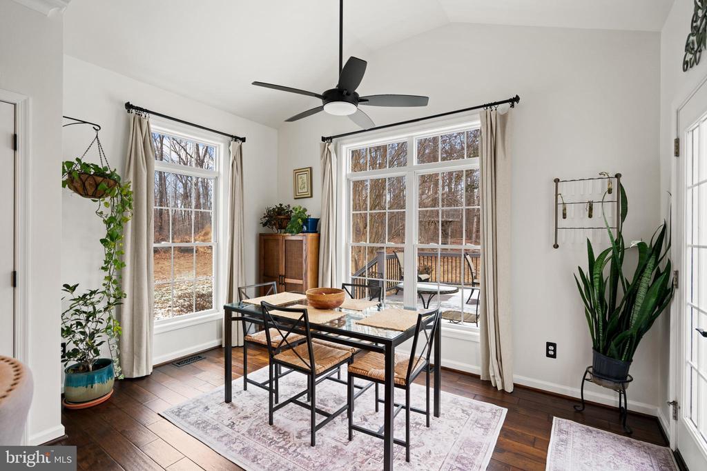 10448 WHEATLEY SCHOOL RD, MARSHALL, Virginia 20115, 5 Bedrooms Bedrooms, ,4 BathroomsBathrooms,Residential,10448 WHEATLEY SCHOOL RD,VAFQ2022398 MLS # VAFQ2022398