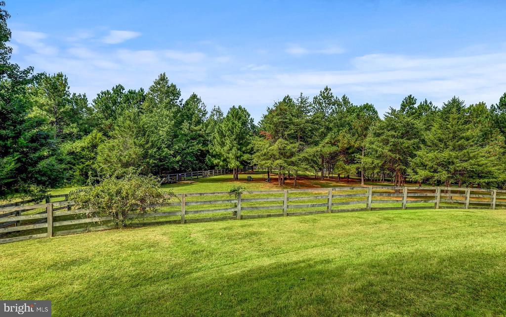 11804 EAGLE RIDGE DR, SPOTSYLVANIA, Virginia 22551, 3 Bedrooms Bedrooms, ,2 BathroomsBathrooms,Residential,11804 EAGLE RIDGE DR,VASP2042594 MLS # VASP2042594