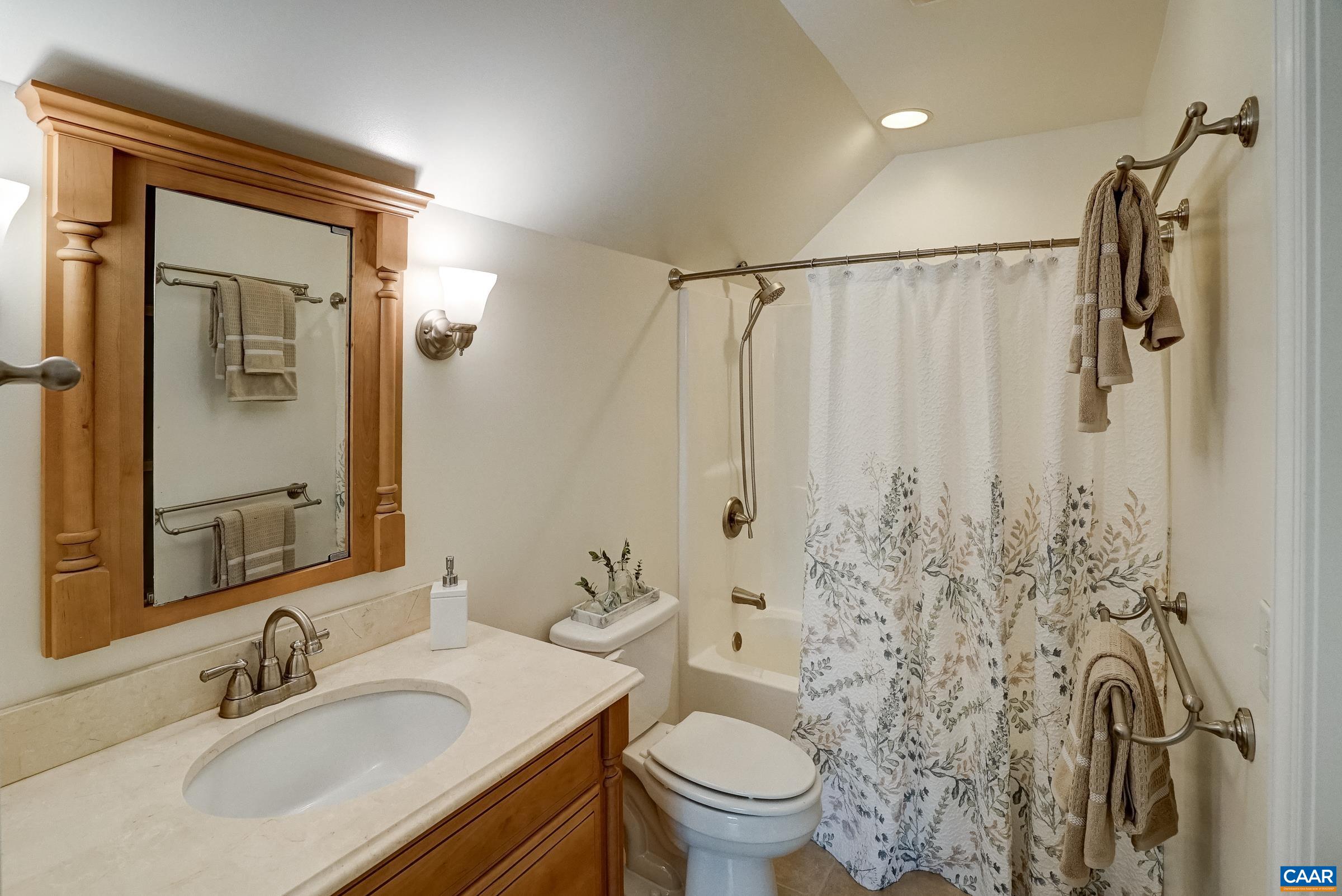 Third floor full bathroom