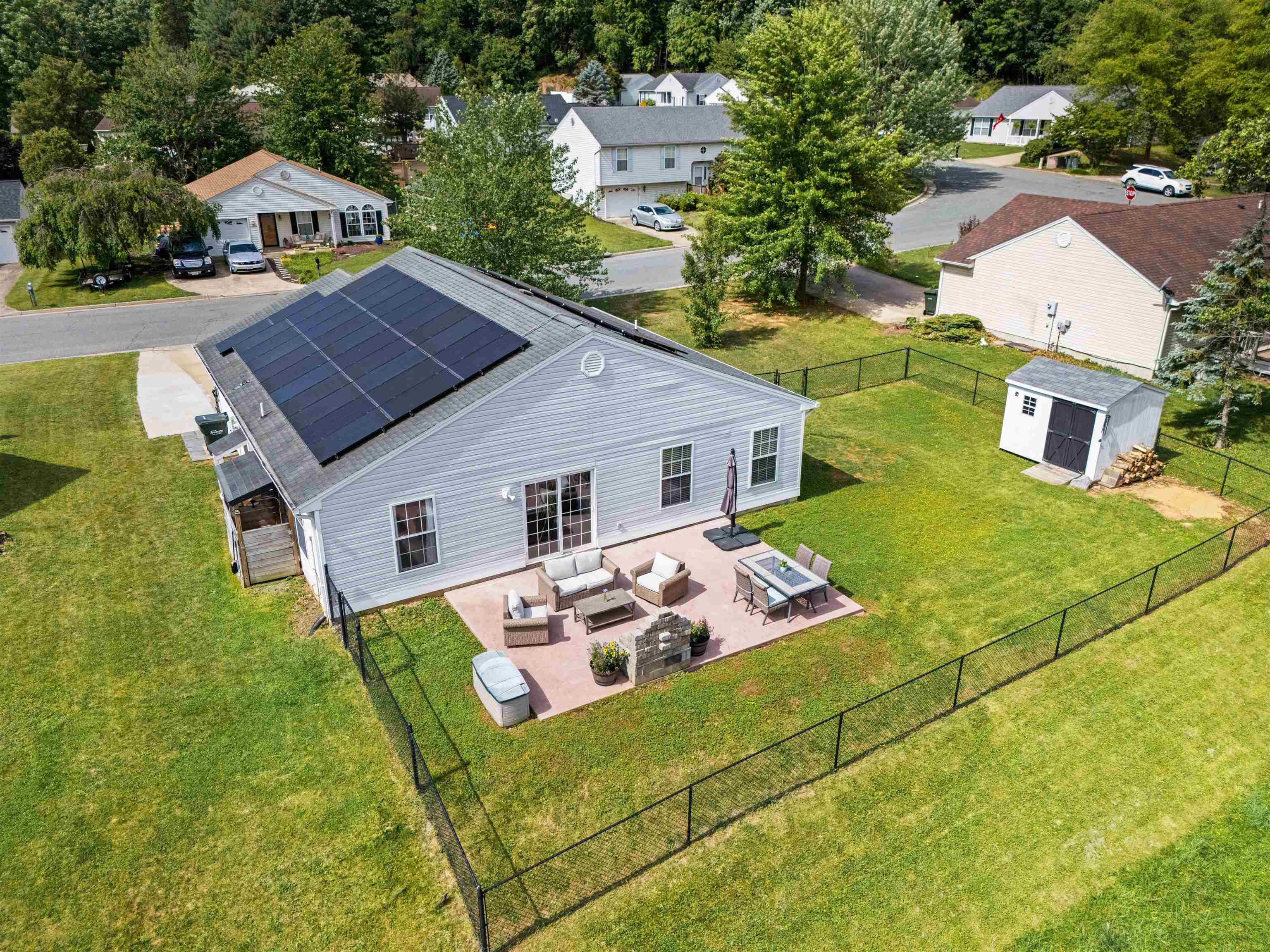 405 GREENWOOD RD, STAUNTON, Virginia 24401, 3 Bedrooms Bedrooms, ,2 BathroomsBathrooms,Residential,405 GREENWOOD RD,677911 MLS # 677911
