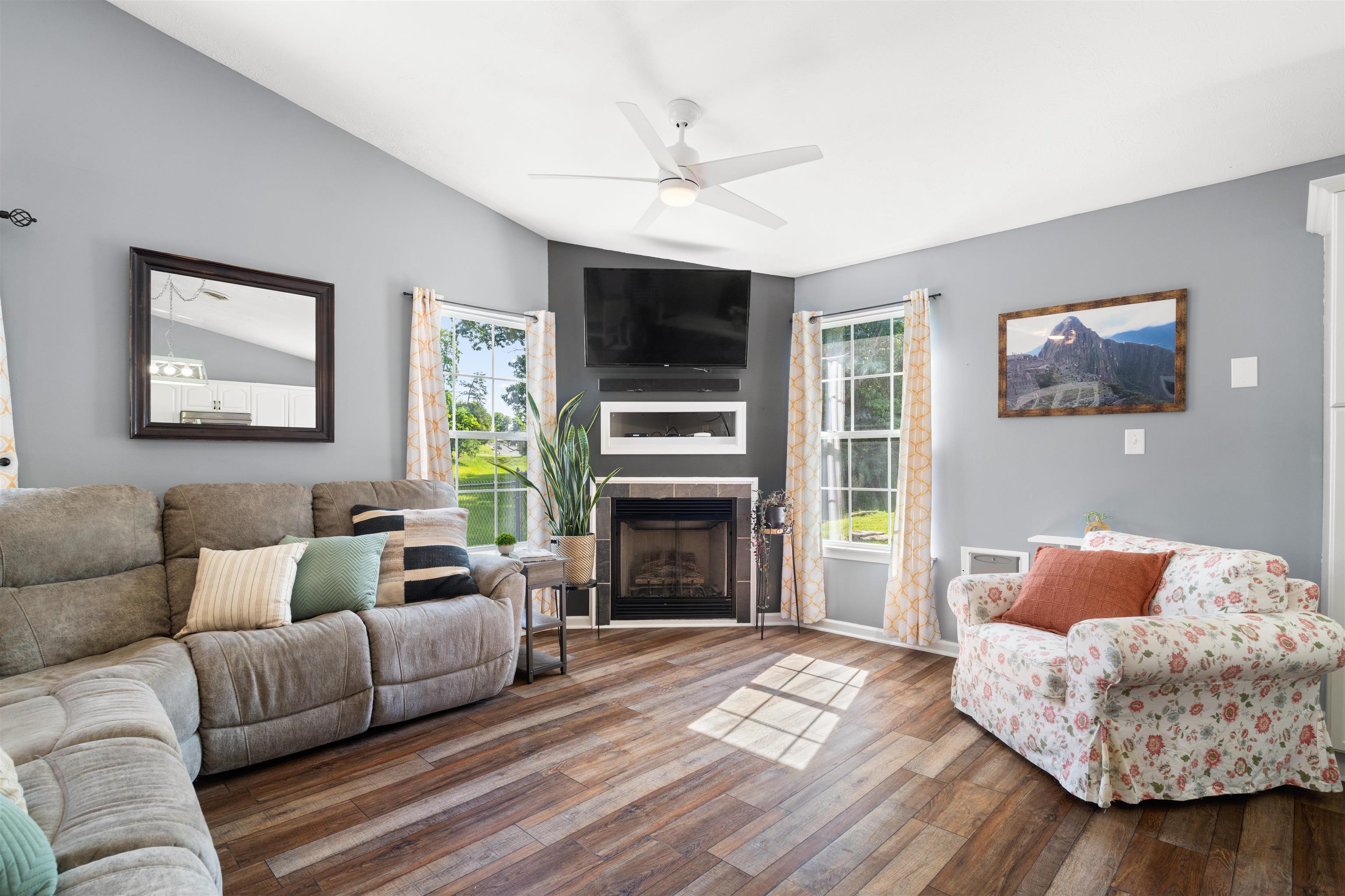 405 GREENWOOD RD, STAUNTON, Virginia 24401, 3 Bedrooms Bedrooms, ,2 BathroomsBathrooms,Residential,405 GREENWOOD RD,677911 MLS # 677911