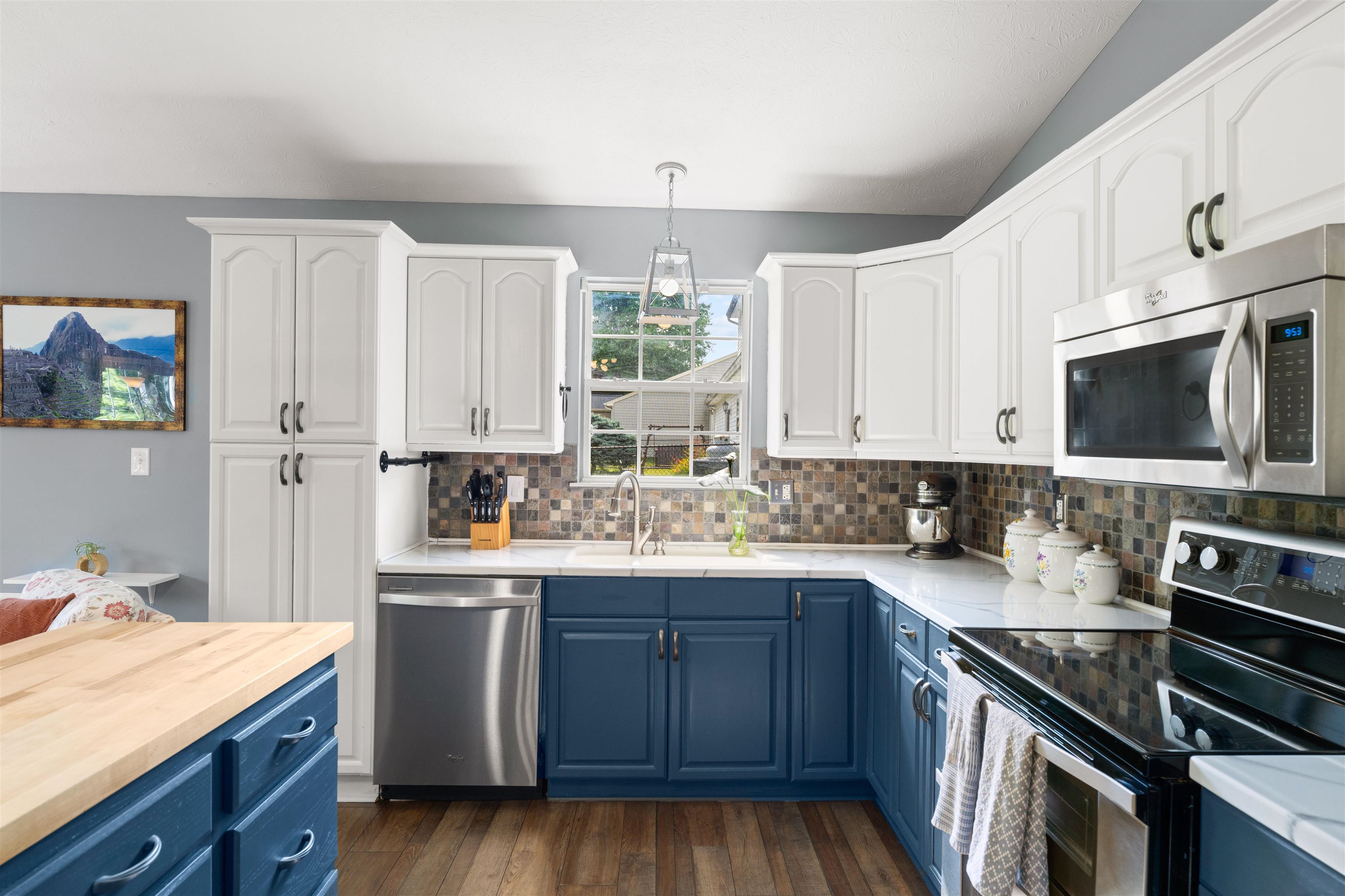 405 GREENWOOD RD, STAUNTON, Virginia 24401, 3 Bedrooms Bedrooms, ,2 BathroomsBathrooms,Residential,405 GREENWOOD RD,677911 MLS # 677911