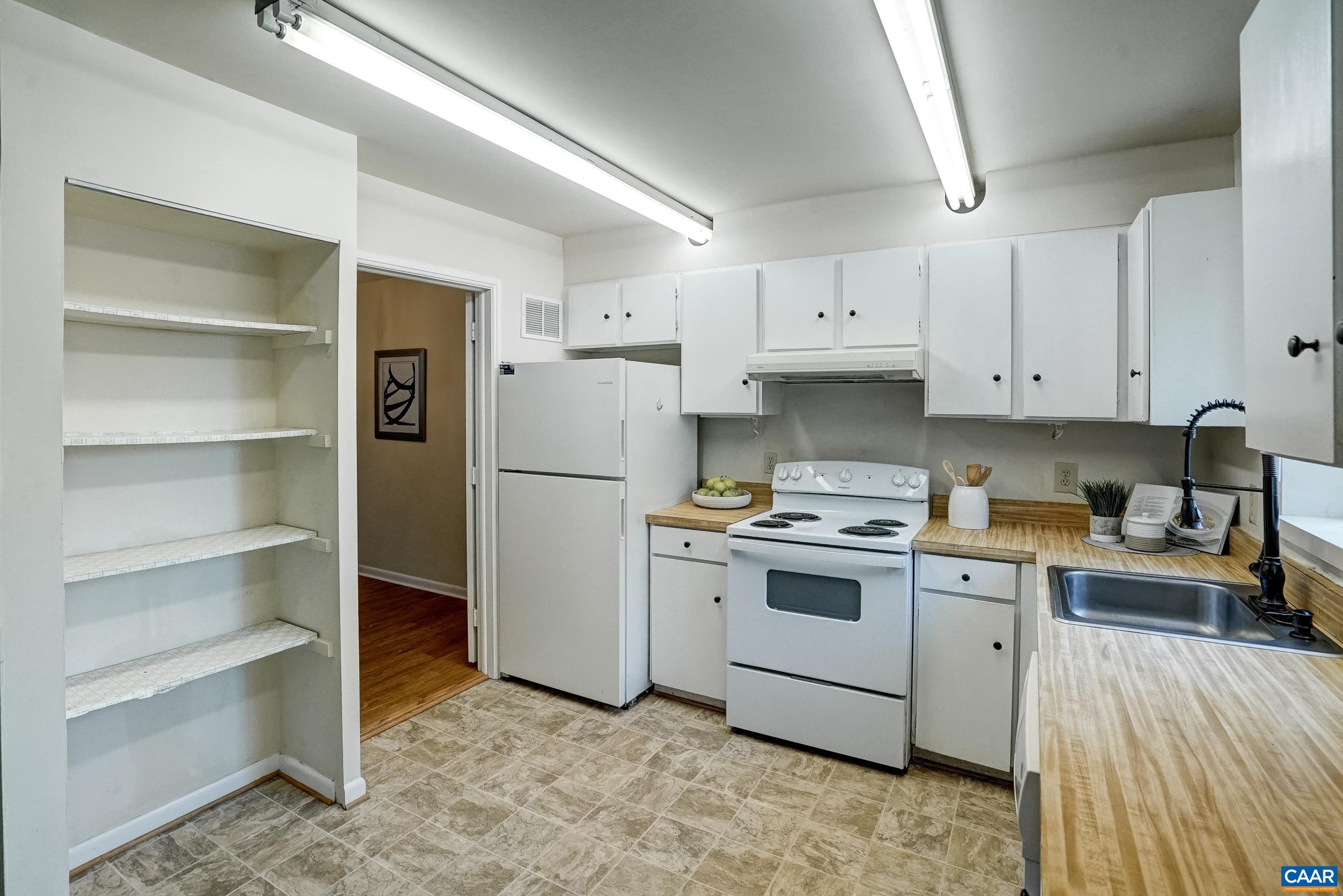 Plenty of storage in the kitchen.