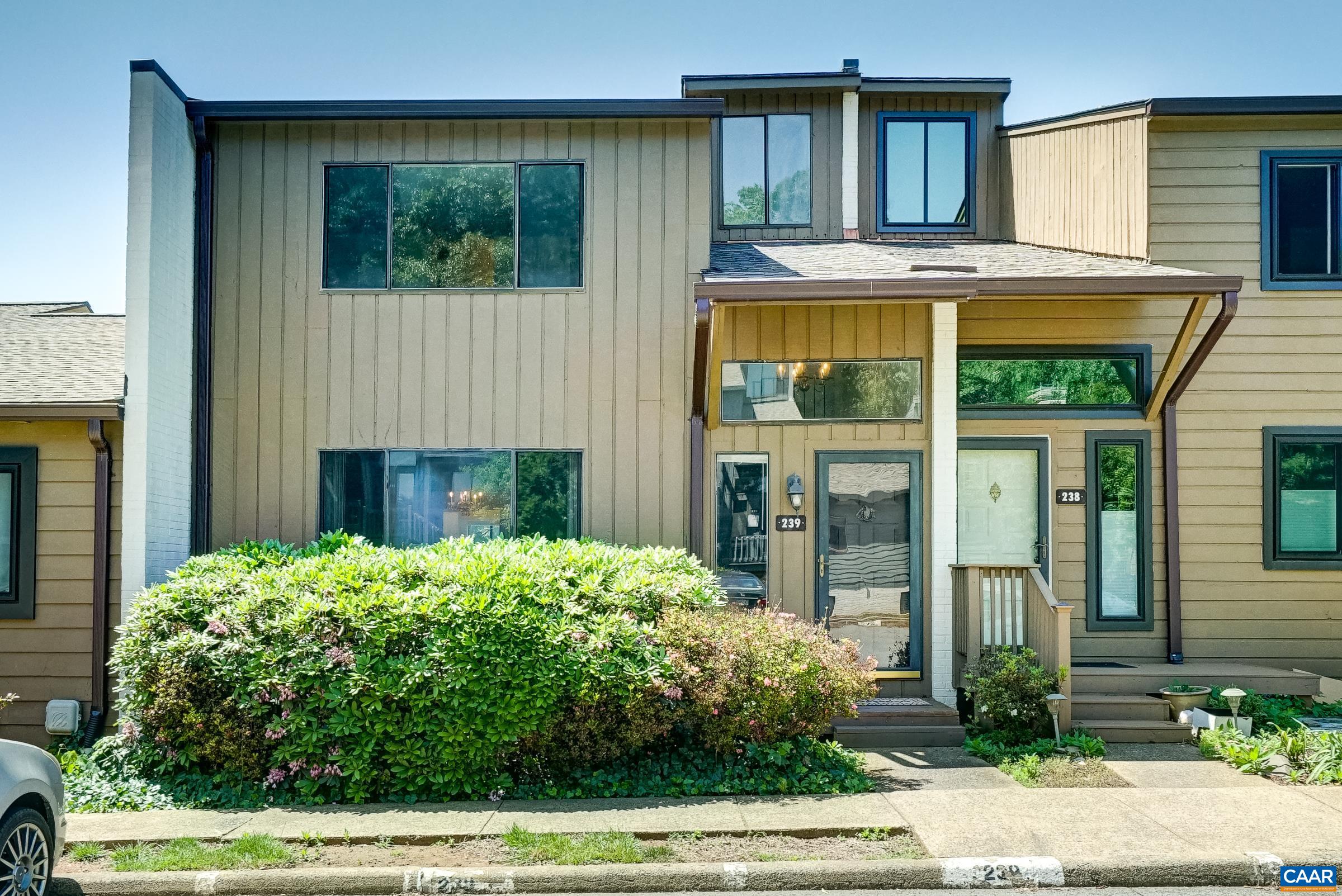 239 HARVEST DR, CHARLOTTESVILLE, Virginia 22903, 2 Bedrooms Bedrooms, ,2 BathroomsBathrooms,Residential,239 HARVEST DR,677918 MLS # 677918