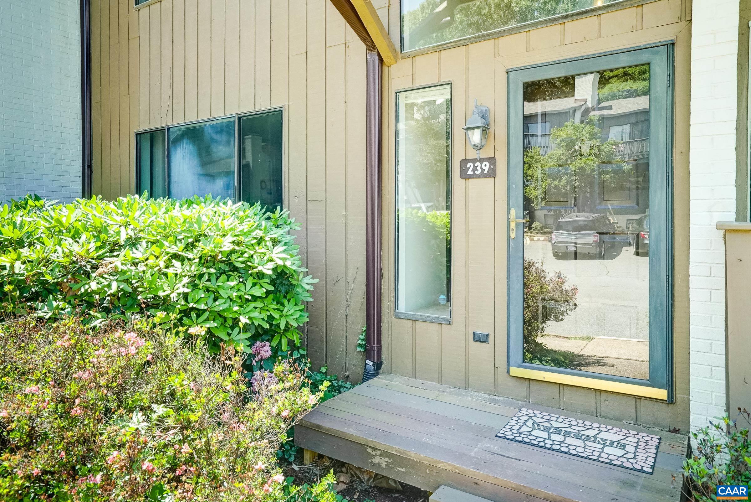 239 HARVEST DR, CHARLOTTESVILLE, Virginia 22903, 2 Bedrooms Bedrooms, ,2 BathroomsBathrooms,Residential,239 HARVEST DR,677918 MLS # 677918