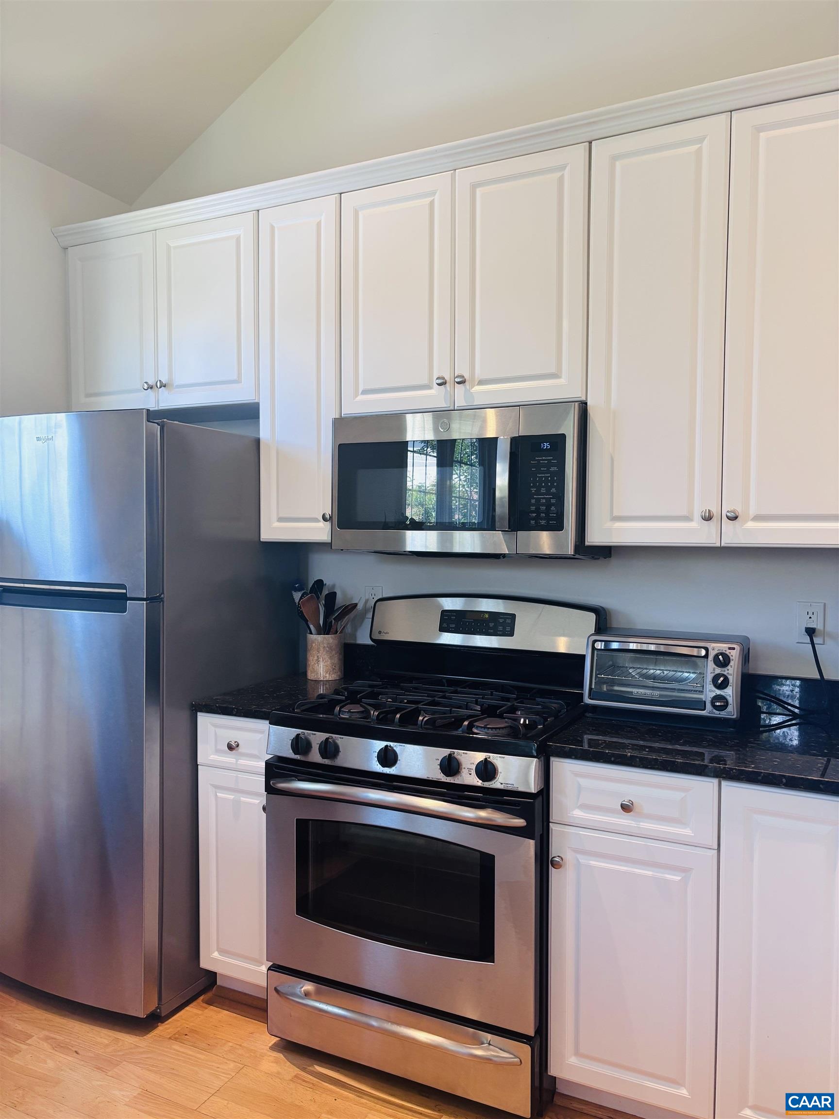 949 GLENWOOD STATION LN, CHARLOTTESVILLE, Virginia 22901, 3 Bedrooms Bedrooms, ,3 BathroomsBathrooms,Residential,949 GLENWOOD STATION LN,677972 MLS # 677972