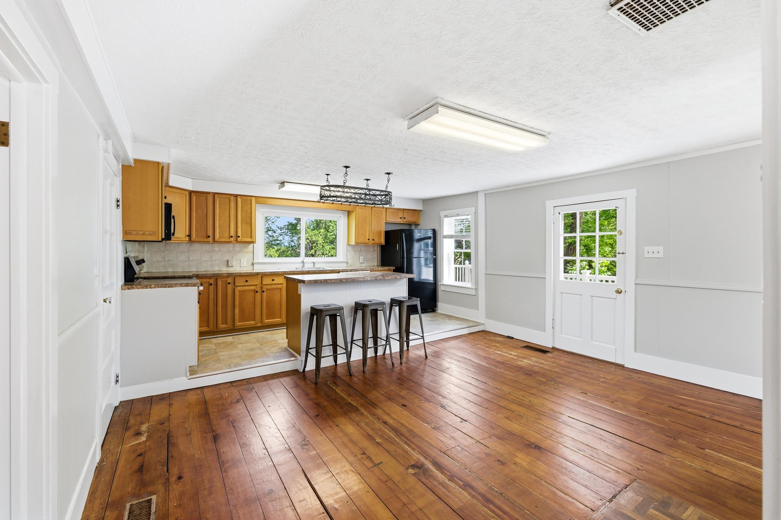 727 S MAIN ST, MOUNT CRAWFORD, Virginia 22841, 3 Bedrooms Bedrooms, ,1 BathroomBathrooms,Residential,727 S MAIN ST,677988 MLS # 677988