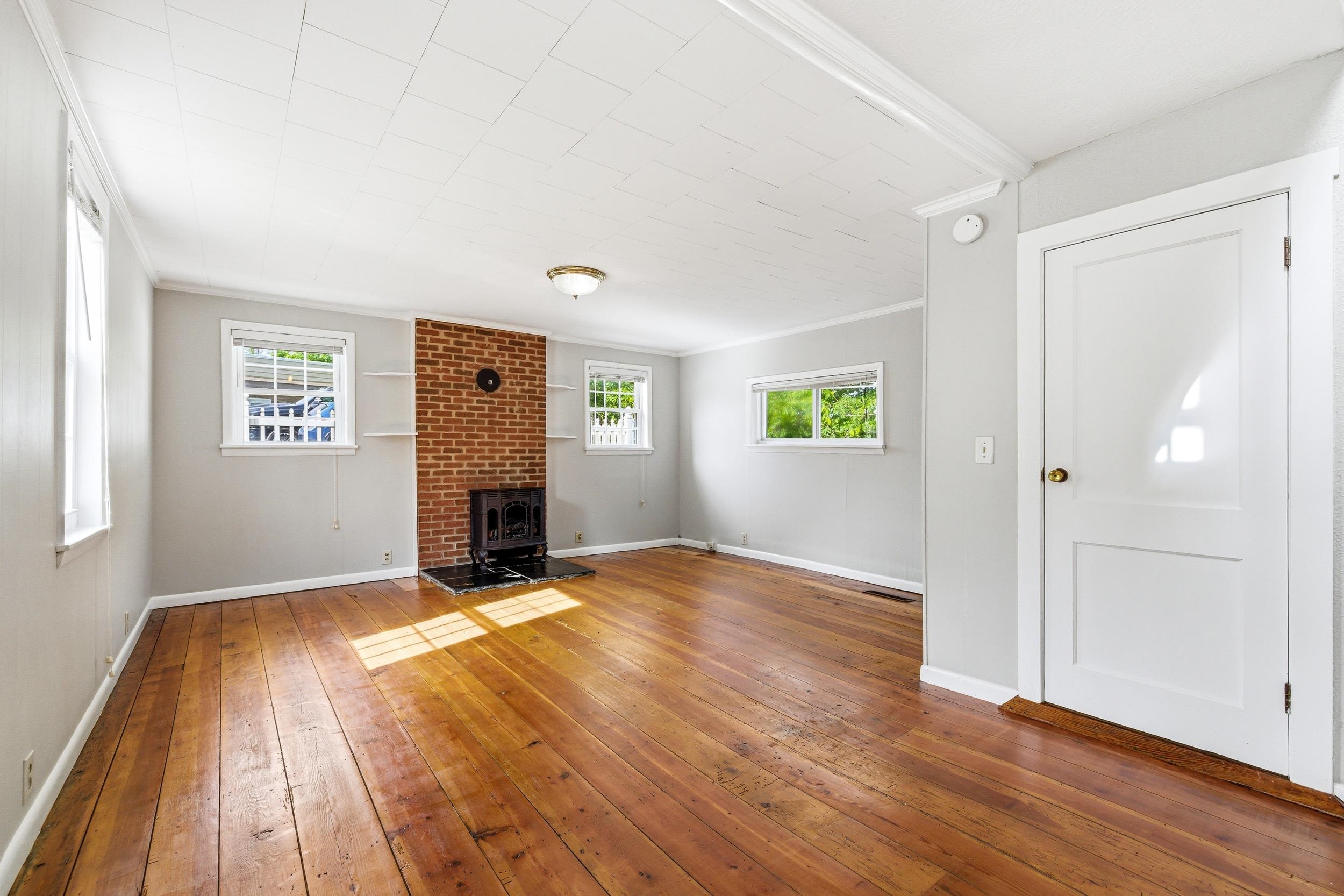 727 S MAIN ST, MOUNT CRAWFORD, Virginia 22841, 3 Bedrooms Bedrooms, ,1 BathroomBathrooms,Residential,727 S MAIN ST,677988 MLS # 677988