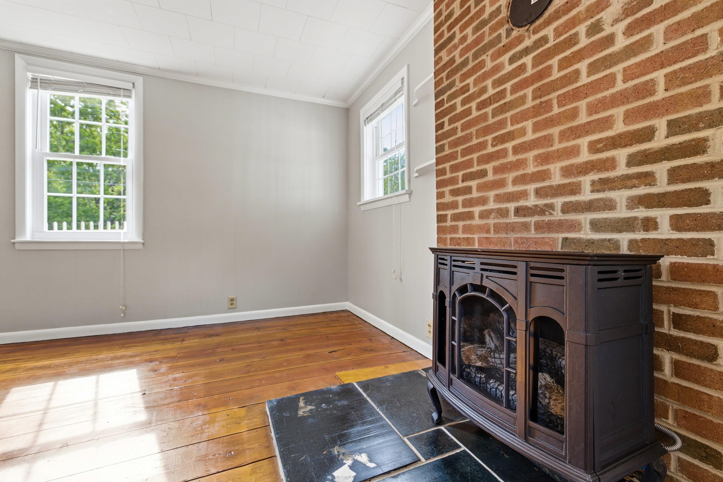 727 S MAIN ST, MOUNT CRAWFORD, Virginia 22841, 3 Bedrooms Bedrooms, ,1 BathroomBathrooms,Residential,727 S MAIN ST,677988 MLS # 677988