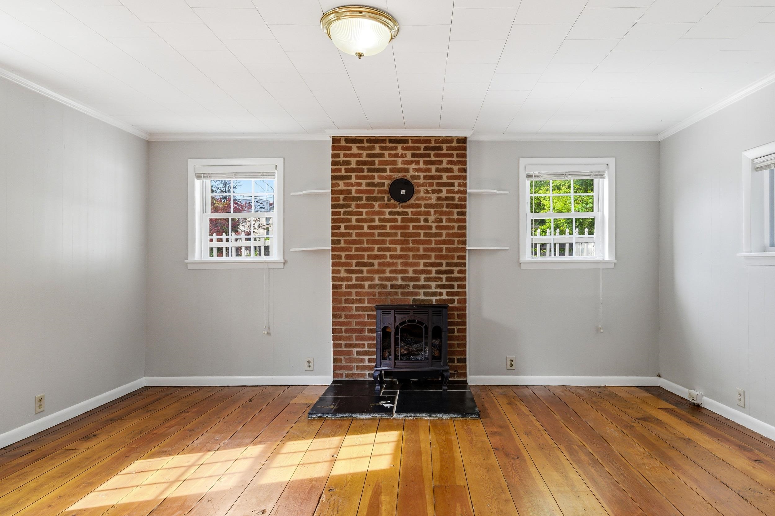 727 S MAIN ST, MOUNT CRAWFORD, Virginia 22841, 3 Bedrooms Bedrooms, ,1 BathroomBathrooms,Residential,727 S MAIN ST,677988 MLS # 677988