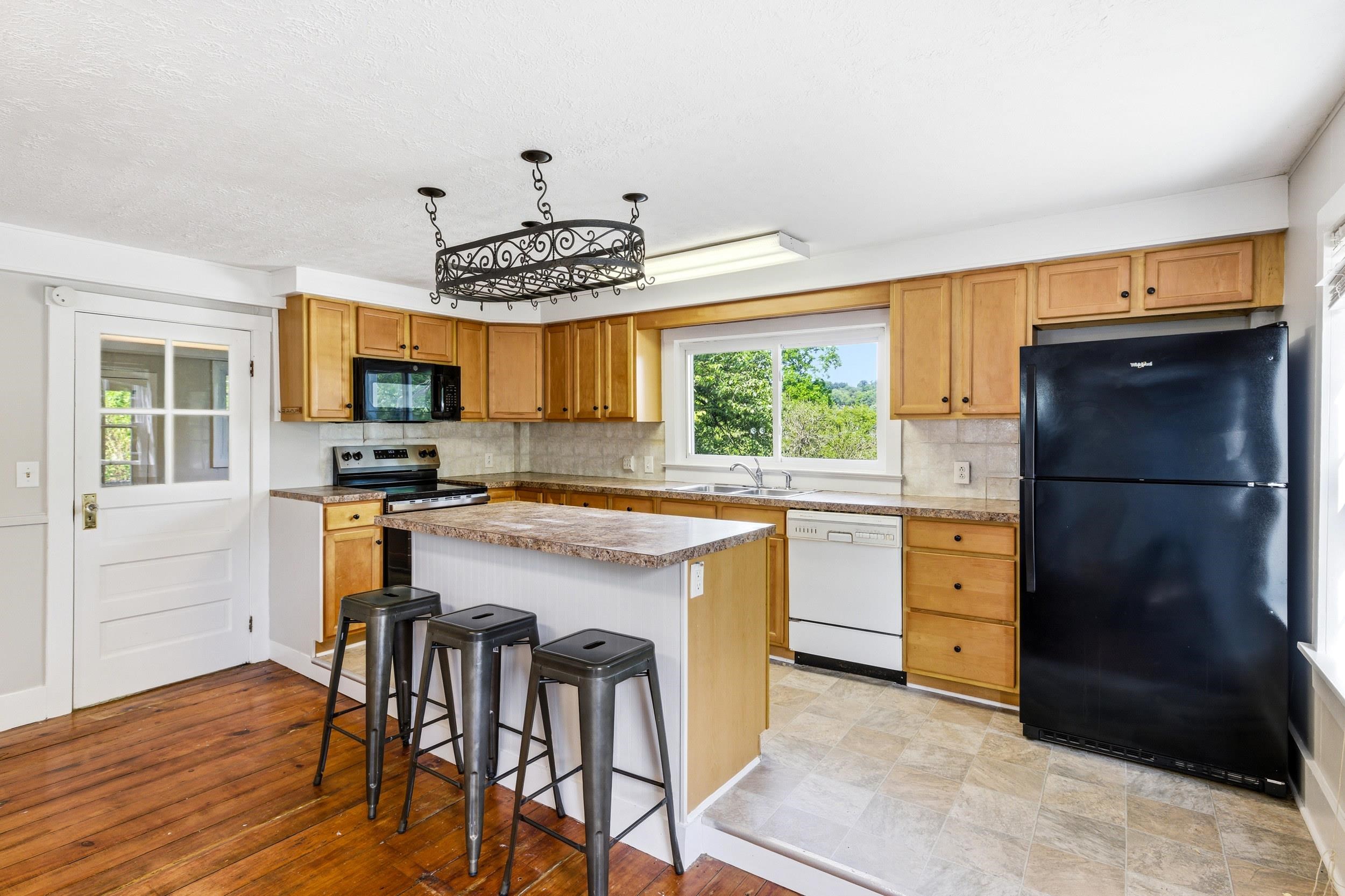 727 S MAIN ST, MOUNT CRAWFORD, Virginia 22841, 3 Bedrooms Bedrooms, ,1 BathroomBathrooms,Residential,727 S MAIN ST,677988 MLS # 677988