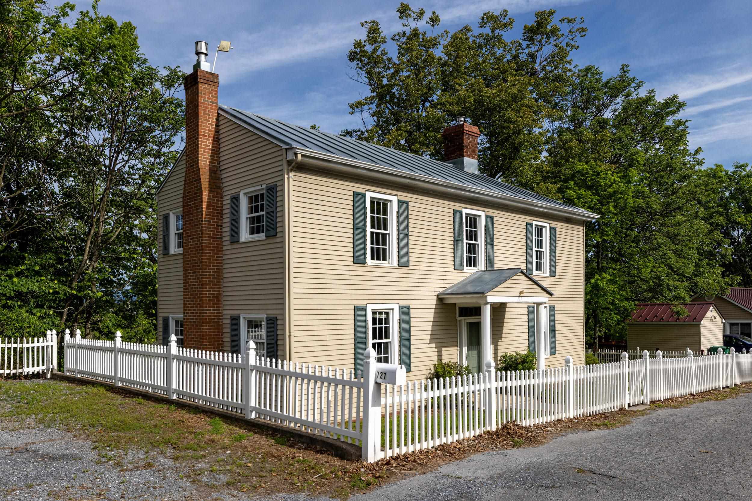 727 S MAIN ST, MOUNT CRAWFORD, Virginia 22841, 3 Bedrooms Bedrooms, ,1 BathroomBathrooms,Residential,727 S MAIN ST,677988 MLS # 677988