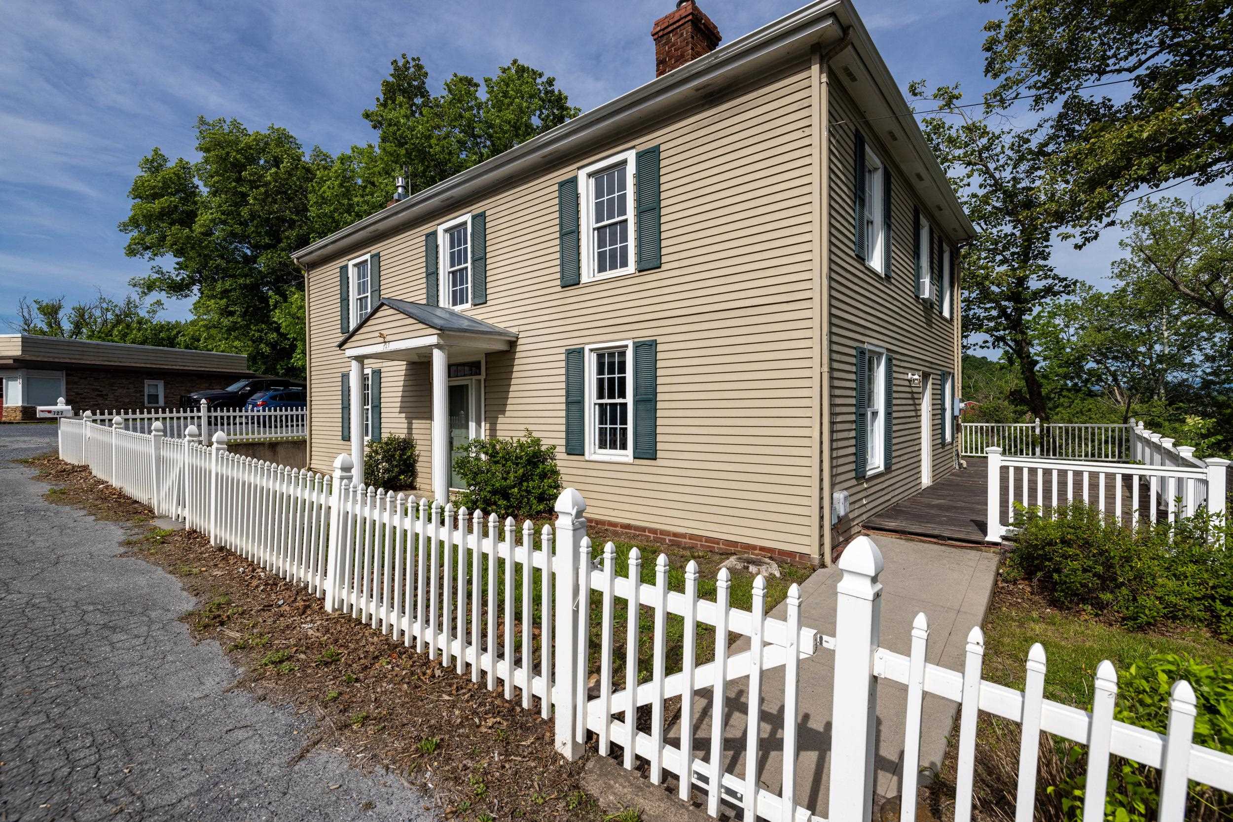 727 S MAIN ST, MOUNT CRAWFORD, Virginia 22841, 3 Bedrooms Bedrooms, ,1 BathroomBathrooms,Residential,727 S MAIN ST,677988 MLS # 677988