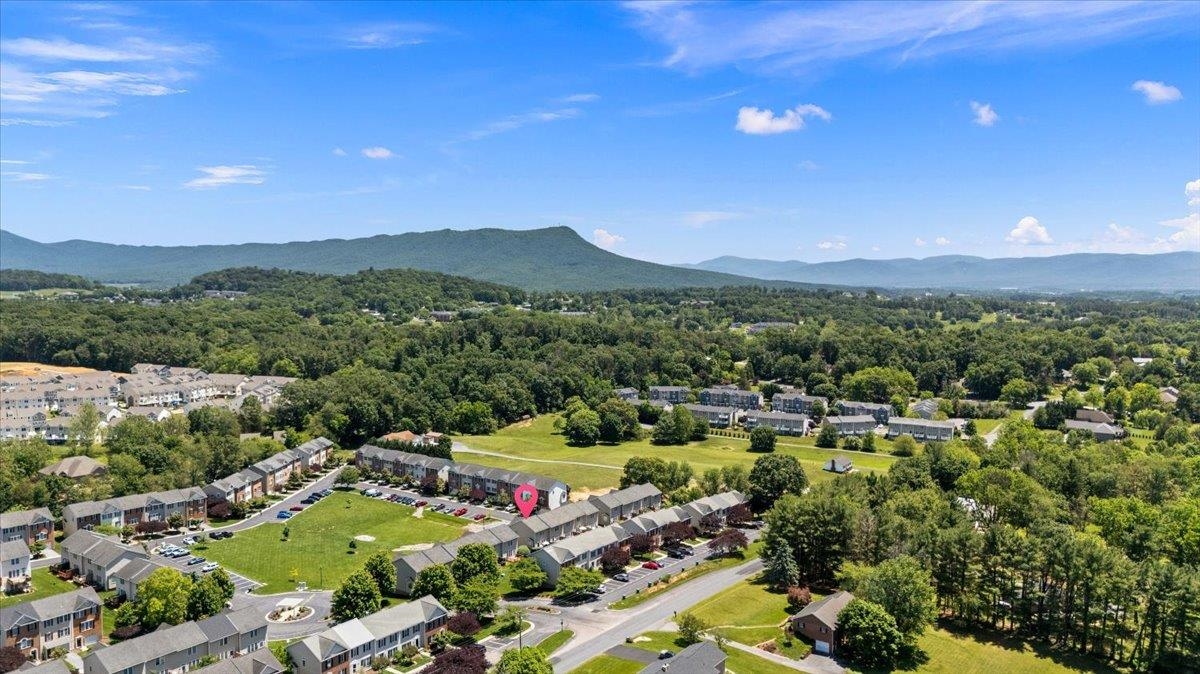 3042 CRYSTAL SPRING LN, ROCKINGHAM, Virginia 22801, 3 Bedrooms Bedrooms, ,2 BathroomsBathrooms,Residential,3042 CRYSTAL SPRING LN,677991 MLS # 677991