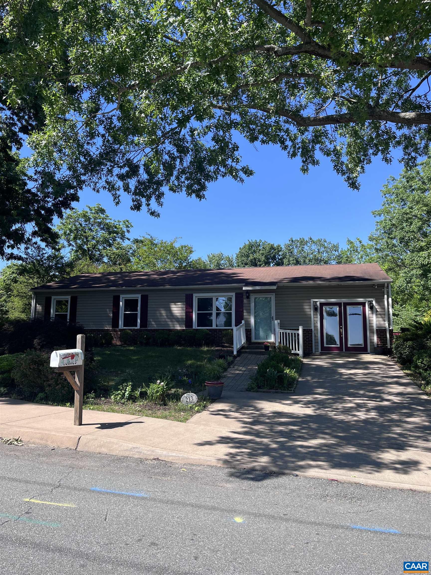 213 OAK ST, CHARLOTTESVILLE, Virginia 22902, 3 Bedrooms Bedrooms, ,1 BathroomBathrooms,Residential,213 OAK ST,677993 MLS # 677993