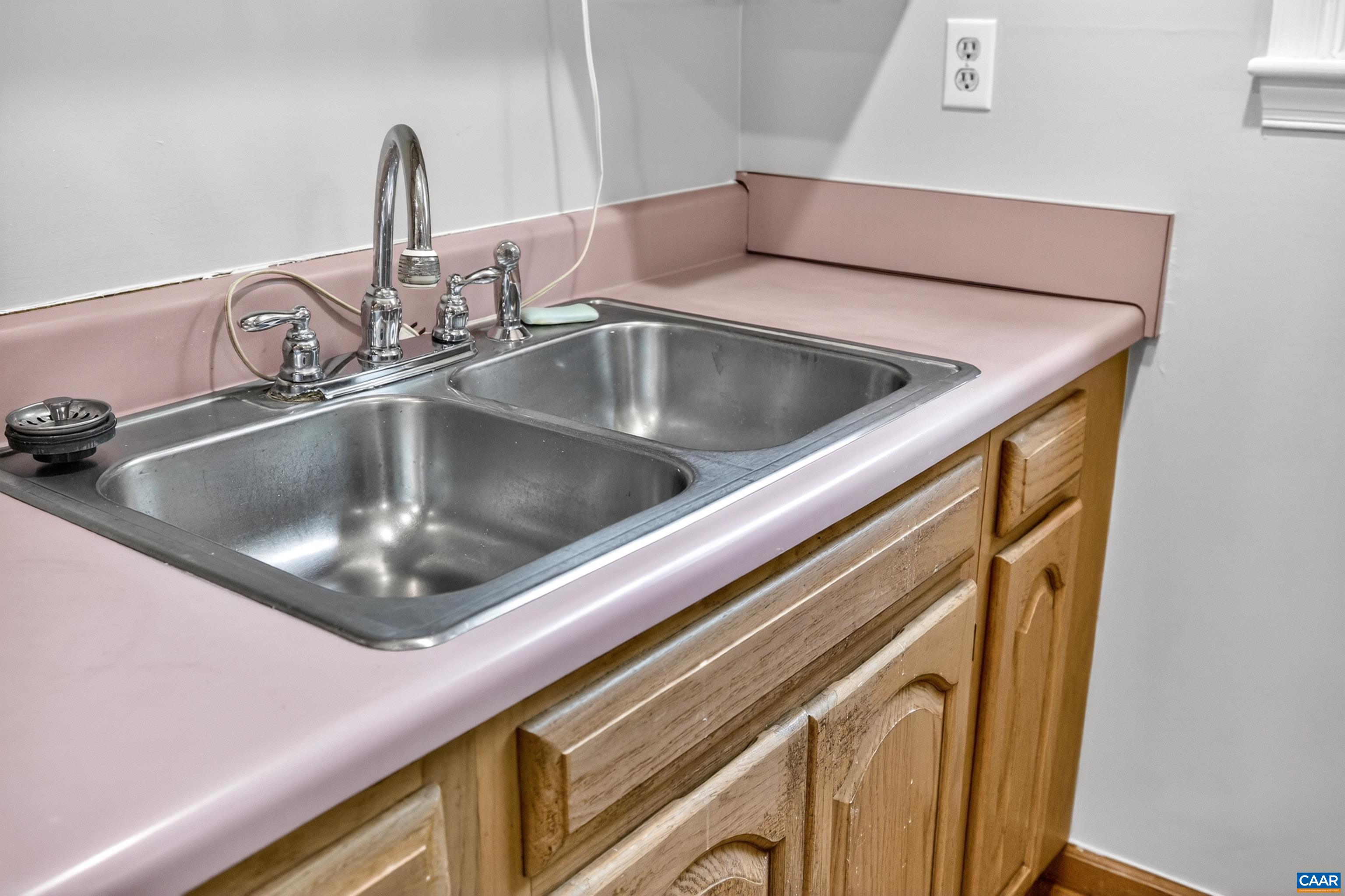 213 OAK ST, CHARLOTTESVILLE, Virginia 22902, 3 Bedrooms Bedrooms, ,1 BathroomBathrooms,Residential,213 OAK ST,677993 MLS # 677993 213 OAK ST, CHARLOTTESVILLE, Virginia 22902, 3 Bedrooms Bedrooms, ,1 BathroomBathrooms,Residential,213 OAK ST,677993 MLS # 677993