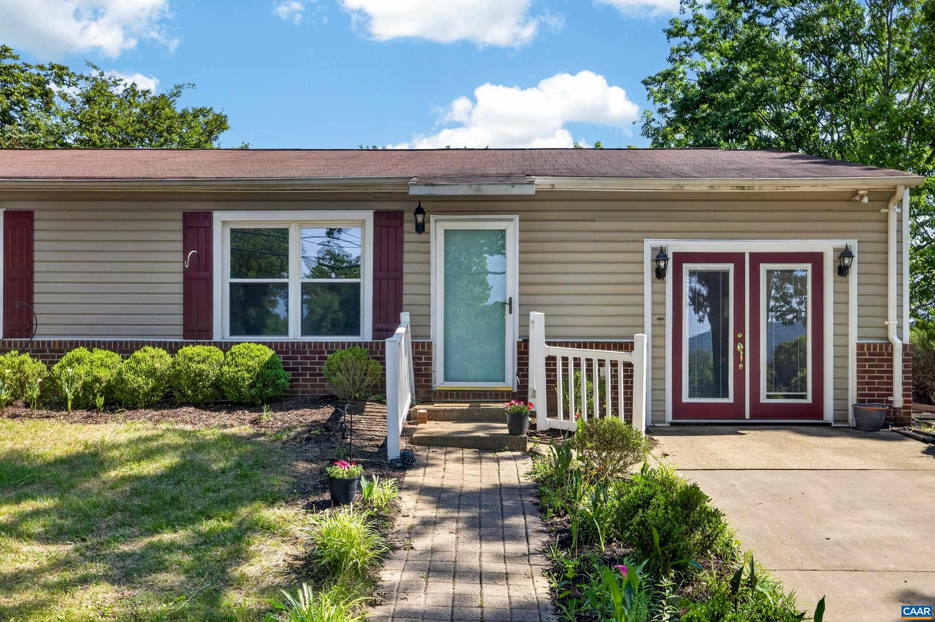 213 OAK ST, CHARLOTTESVILLE, Virginia 22902, 3 Bedrooms Bedrooms, ,1 BathroomBathrooms,Residential,213 OAK ST,677993 MLS # 677993 213 OAK ST, CHARLOTTESVILLE, Virginia 22902, 3 Bedrooms Bedrooms, ,1 BathroomBathrooms,Residential,213 OAK ST,677993 MLS # 677993
