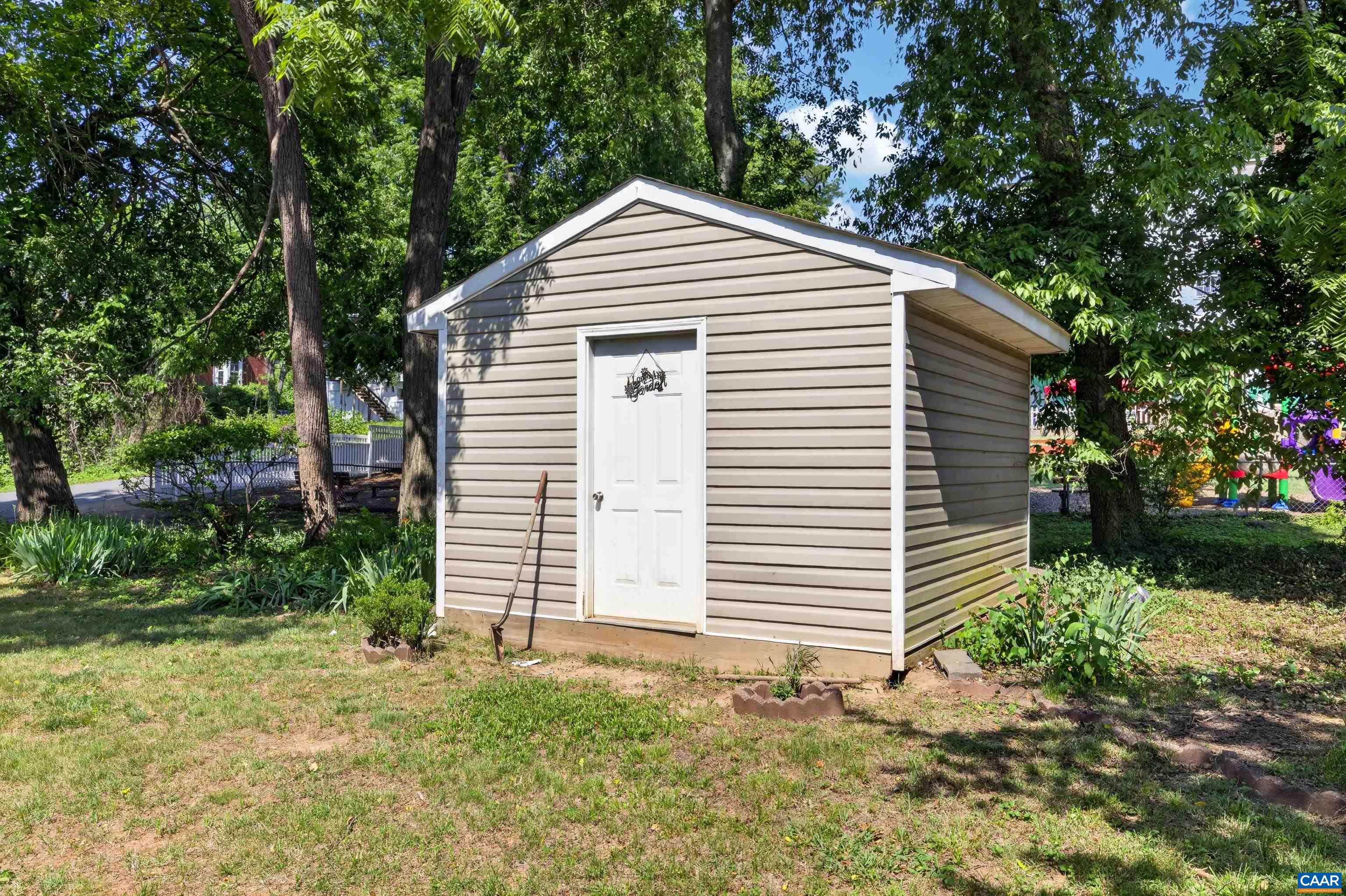 213 OAK ST, CHARLOTTESVILLE, Virginia 22902, 3 Bedrooms Bedrooms, ,1 BathroomBathrooms,Residential,213 OAK ST,677993 MLS # 677993 213 OAK ST, CHARLOTTESVILLE, Virginia 22902, 3 Bedrooms Bedrooms, ,1 BathroomBathrooms,Residential,213 OAK ST,677993 MLS # 677993