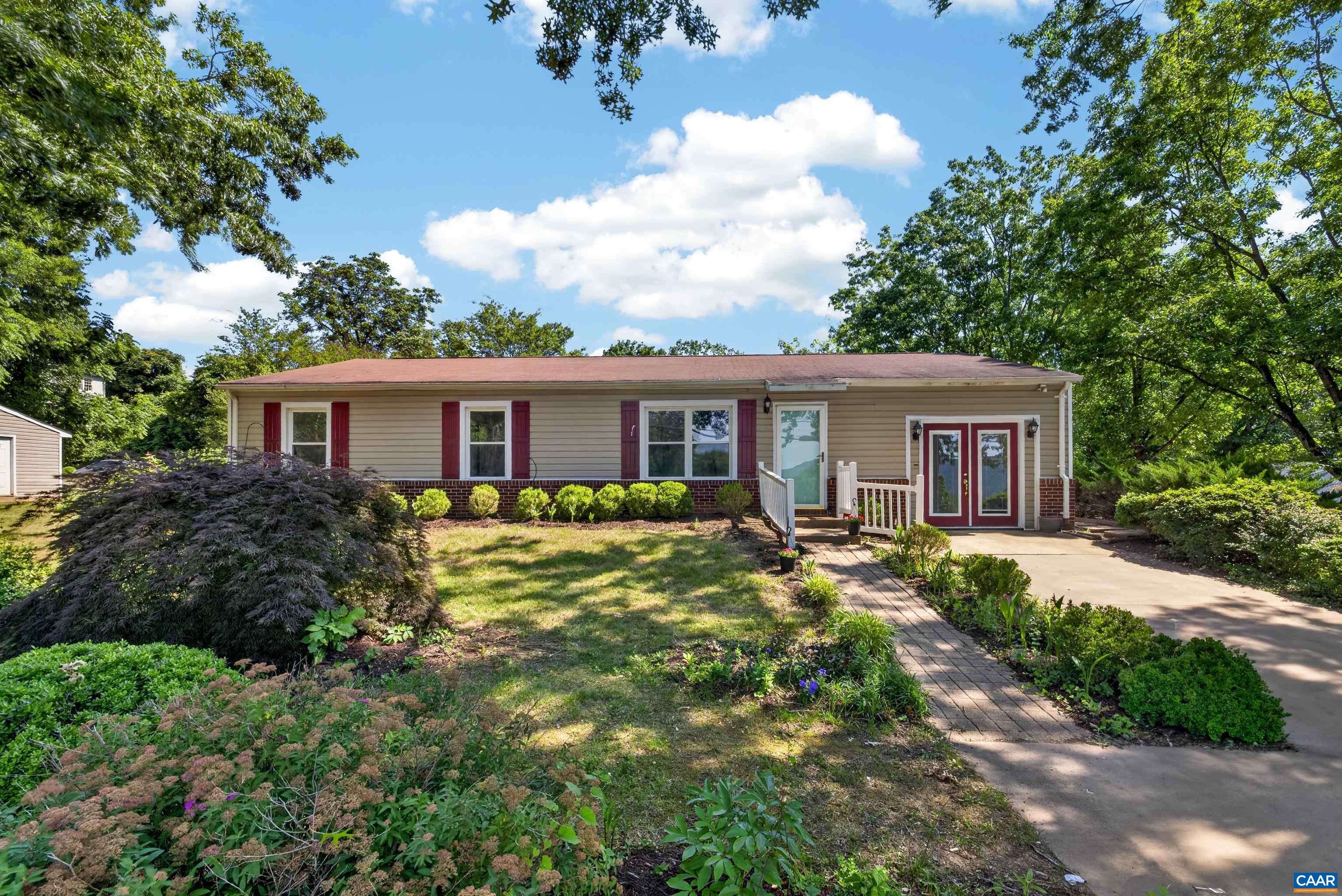 213 OAK ST, CHARLOTTESVILLE, Virginia 22902, 3 Bedrooms Bedrooms, ,1 BathroomBathrooms,Residential,213 OAK ST,677993 MLS # 677993 213 OAK ST, CHARLOTTESVILLE, Virginia 22902, 3 Bedrooms Bedrooms, ,1 BathroomBathrooms,Residential,213 OAK ST,677993 MLS # 677993