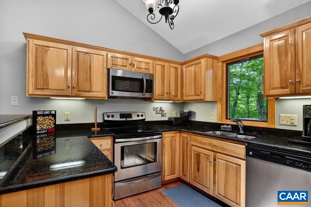 17 PINE SISKIN LN, ROSELAND, Virginia 22967, 5 Bedrooms Bedrooms, ,3 BathroomsBathrooms,Residential,17 PINE SISKIN LN,677998 MLS # 677998